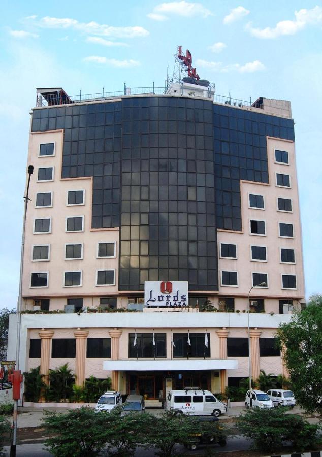 Lords Plaza Surat Hotel Eksteriør billede