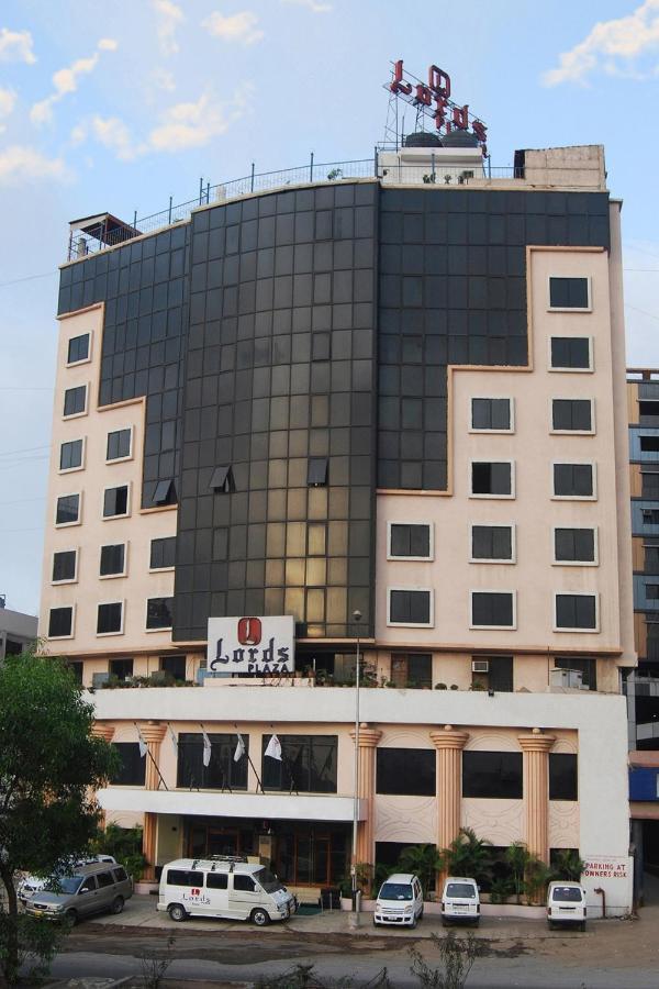 Lords Plaza Surat Hotel Eksteriør billede