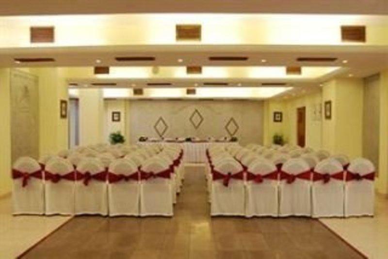 Lords Plaza Surat Hotel Eksteriør billede