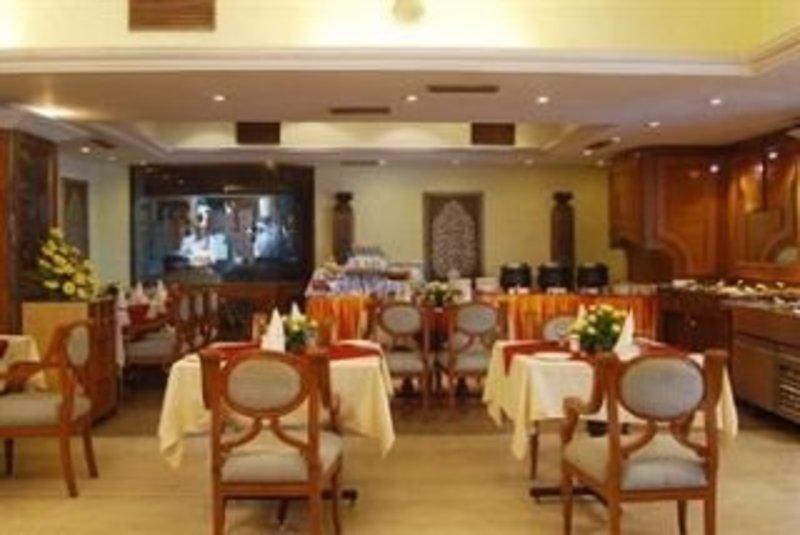 Lords Plaza Surat Hotel Eksteriør billede